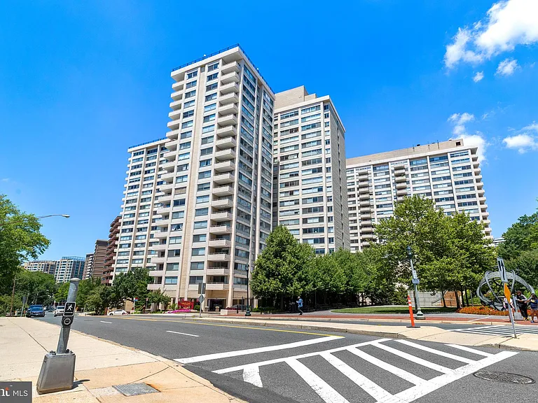 5500 Friendship Blvd #1125N — Photo 34