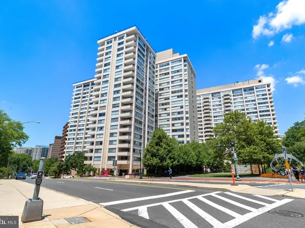 4515 Willard Ave APT 1806S, Chevy Chase, MD 20815