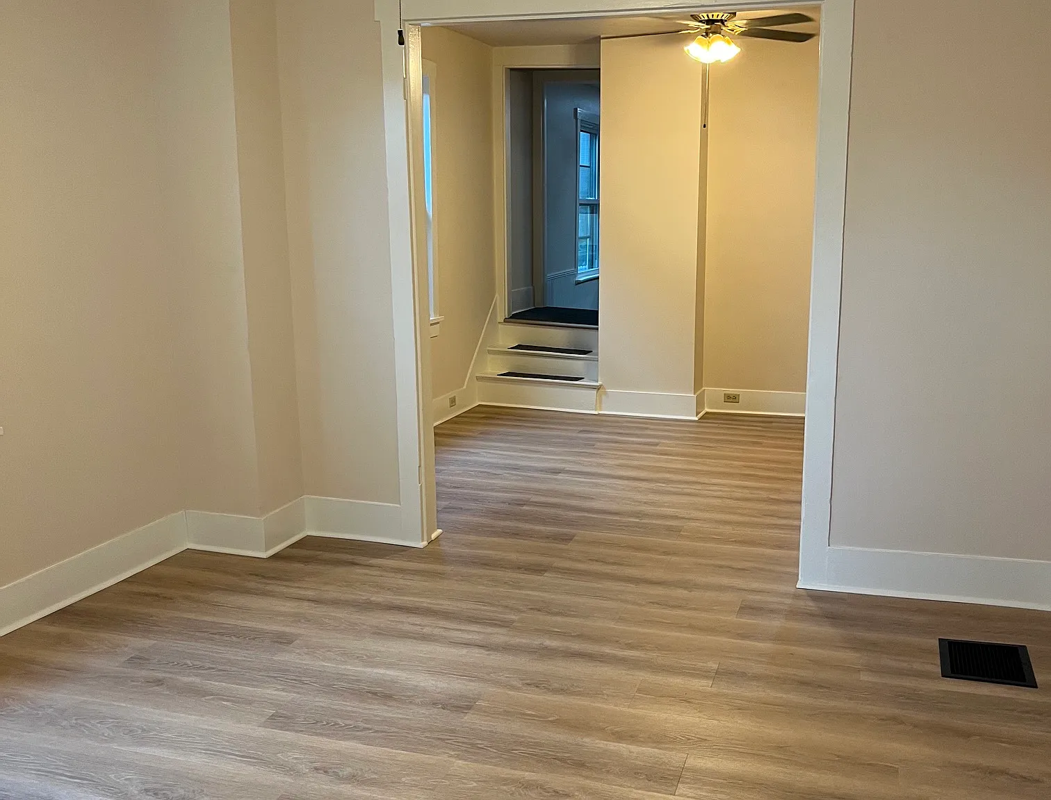 3 bed, 1.5 bath, 1250 sqft, $1,050 — Photo 2