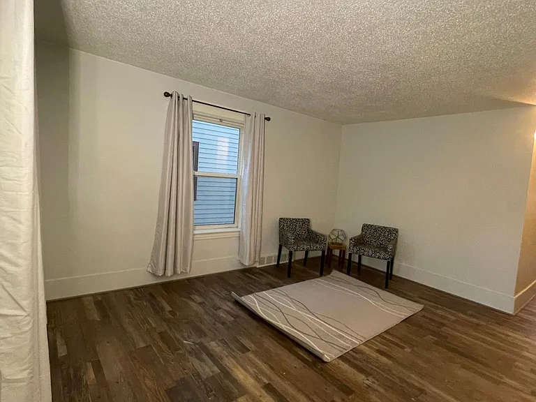 1135 Tamarack Ave NW #1 — Photo 4