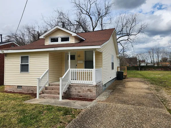 221 Settlers Landing Rd, Hampton, VA 23669