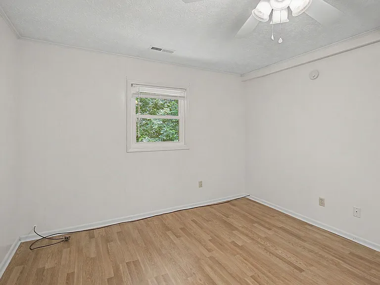 19 Shanna Dr — Photo 29