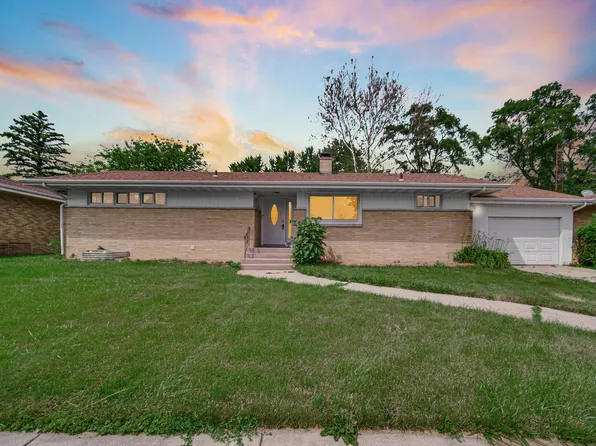5309 Pierce St, Merrillville, IN 46410