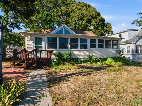 5 W Drumbed Rd, Villas, NJ 08251