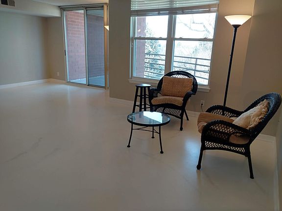 Living/Dining Area