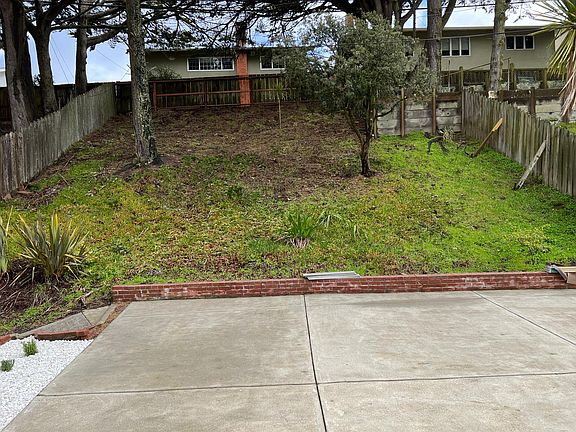 4th image of 2249 Wexford Ave