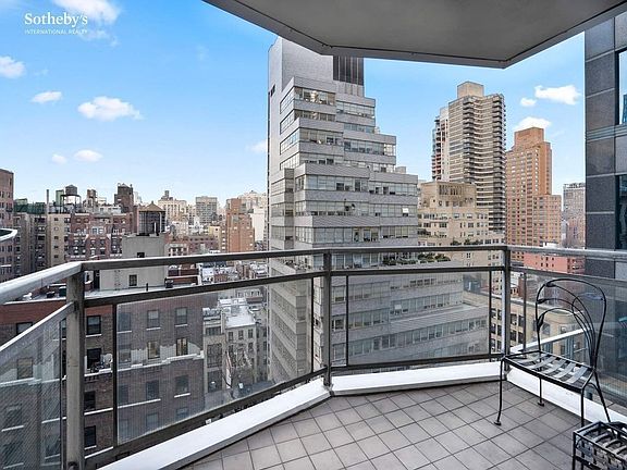 3rd image of 118 E 60th St #16DE