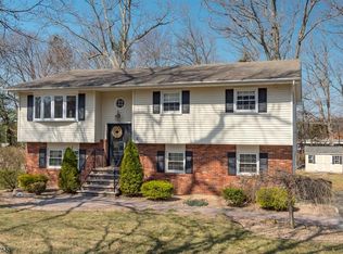 9 Kentwood Rd, Succasunna, NJ 07876