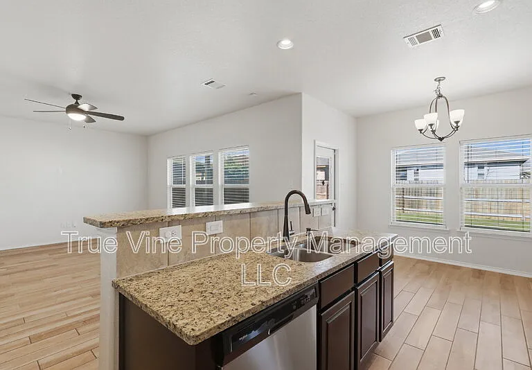 114 Katy Way — Photo 9