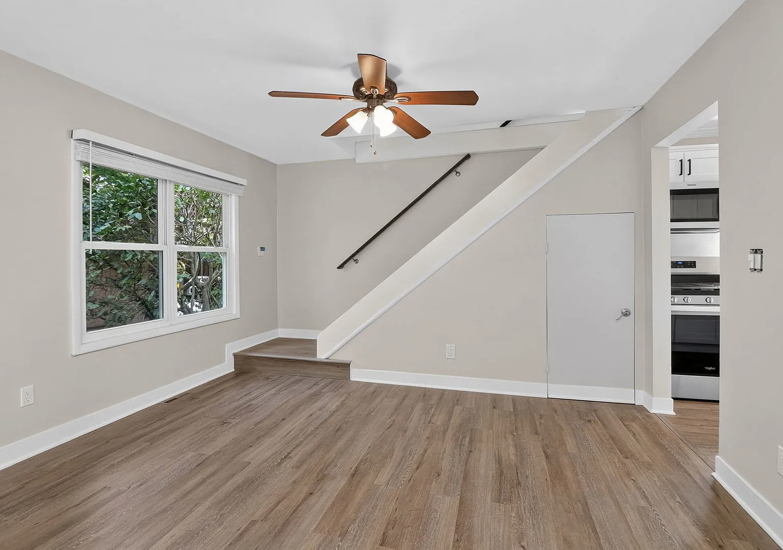 2 bed, 912 sqft, $3,300 — Photo 4