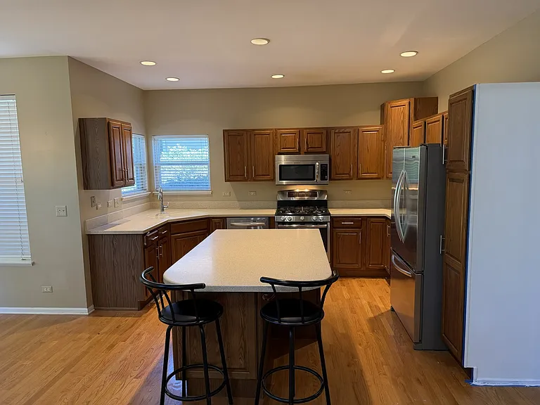 575 Capital Ln — Photo 11