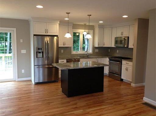 1st image of 104 Winterberry Ln