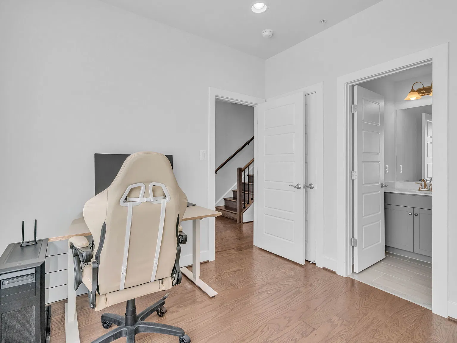 4 bed, 2044 sqft, $3,900 — Photo 4
