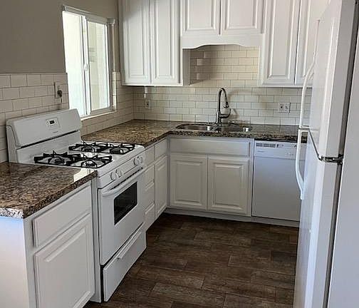 Remodeled kitchen w/granite