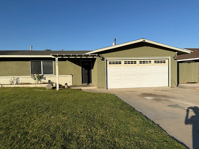 5277 Peacock Ln — Photo 1