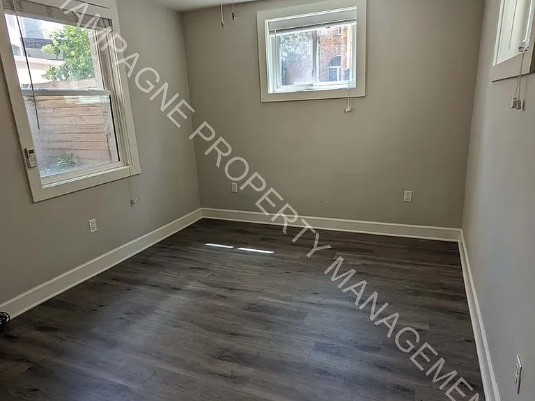 920 Ward Pkwy — Photo 4