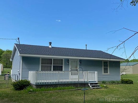 2nd image of 7483 Twin Lake Rd NE