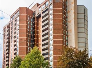 Village Hill Condominium, Hamilton, ON L8P 4S5