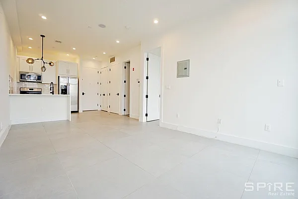 Rented by Spire Group | media 18