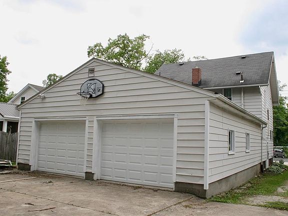 3rd image of 133 East St