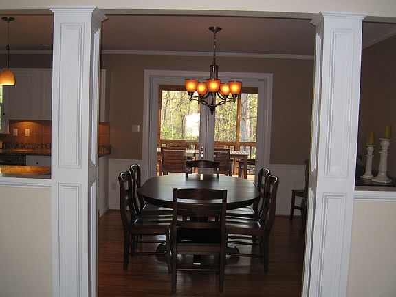 Dining out to Screened Porch