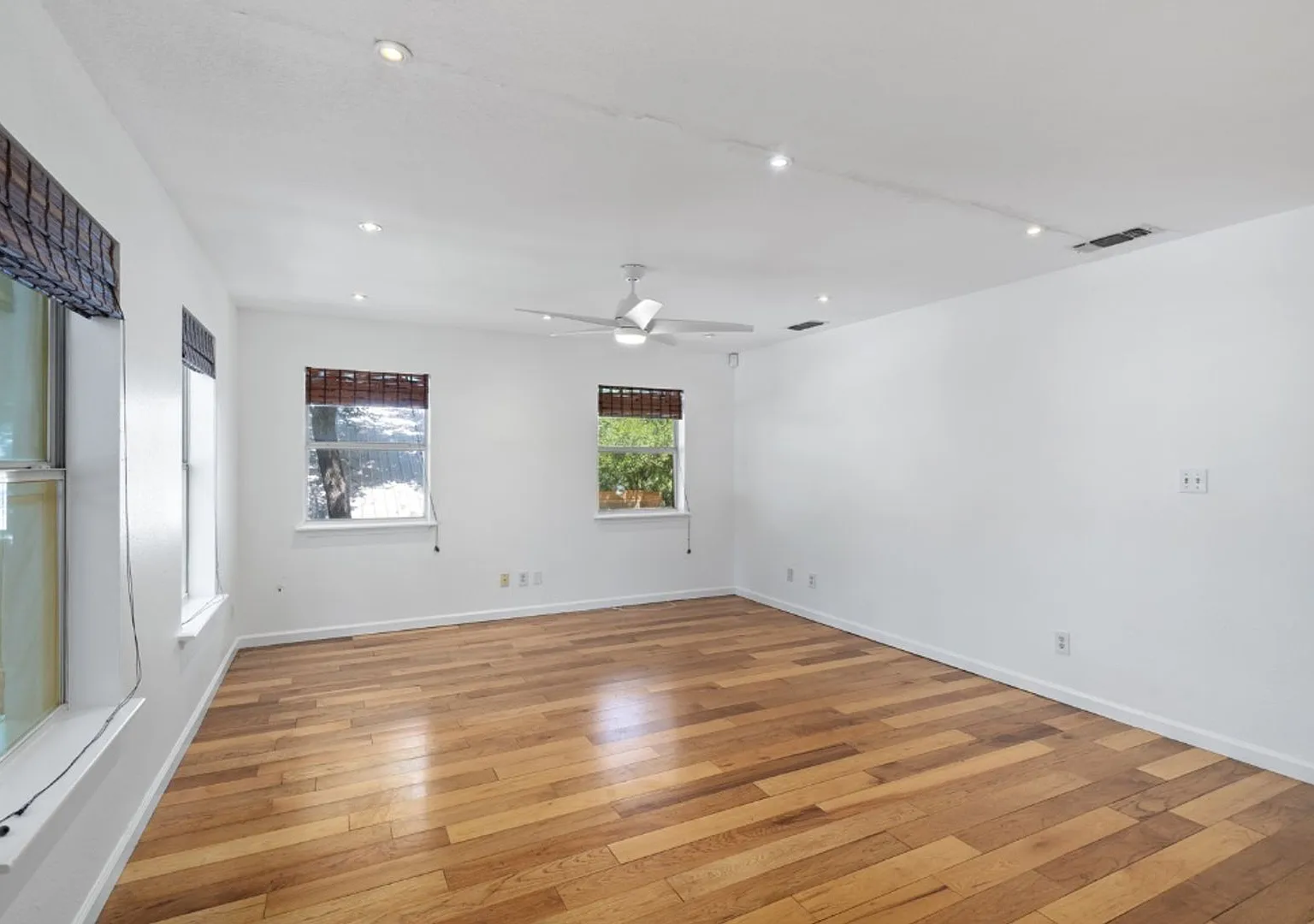 1211 Delano St, Austin, Texas 78721 — Photo 3