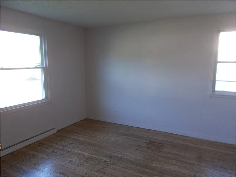 70 Woodhill Dr — Photo 3