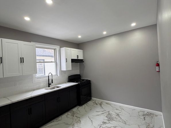 289 Weequahic Ave #B