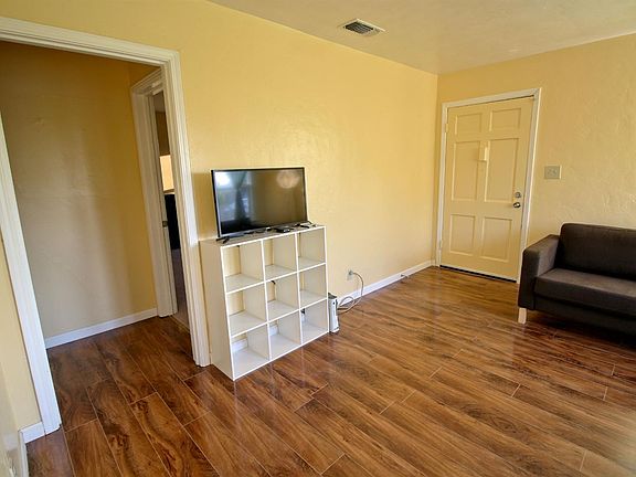 5th image of 1523 Freeman St