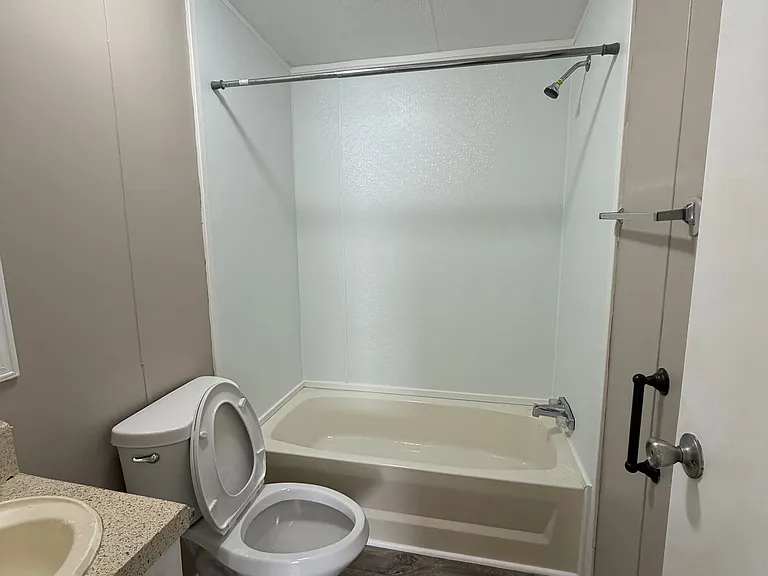 Parkwood Estates — Photo 15