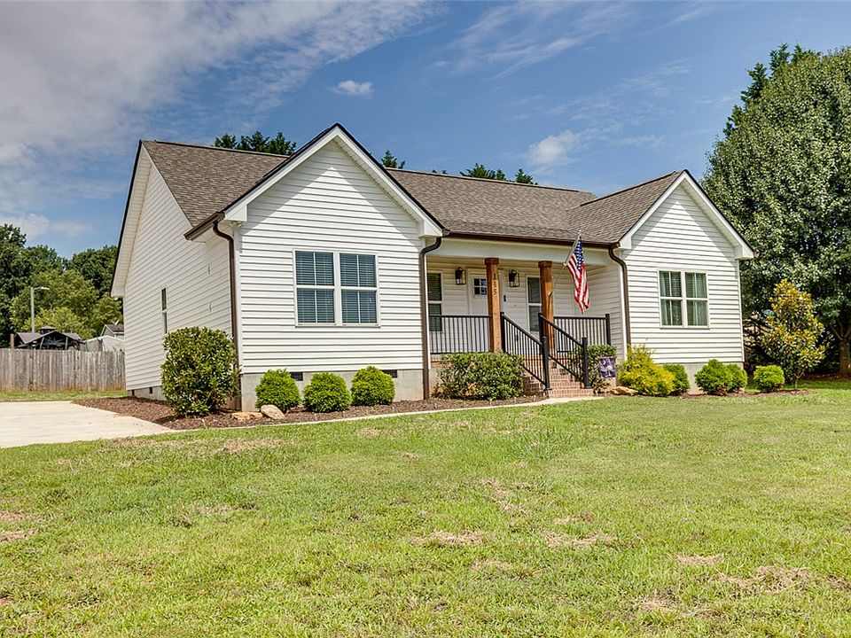 1st image of 115 Wrentree Dr
