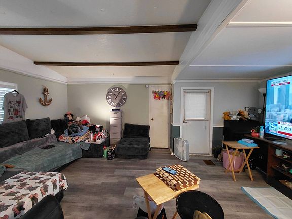 3rd image of 1243 Pekinese Dr