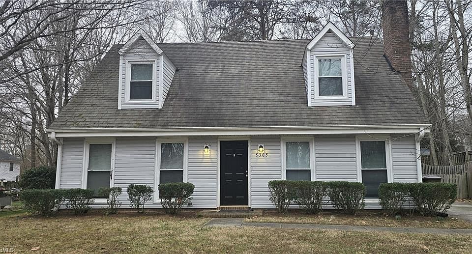 1st image of 5305 N Oaks Dr