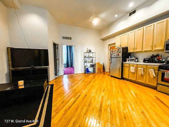 3rd image of 727-729 W Grand Ave #727-2R