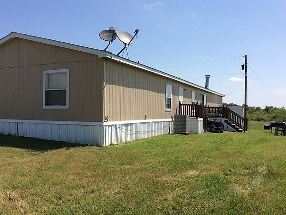 3rd image of 215 SW County Road 2344