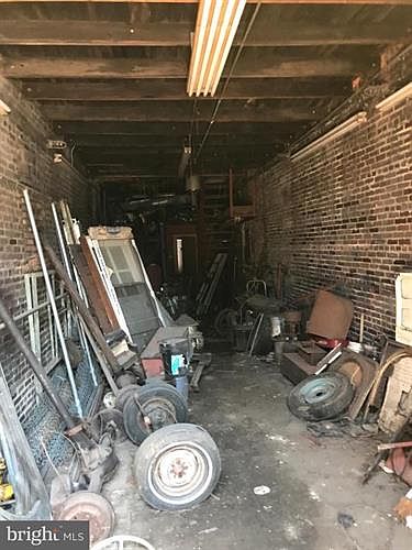 2nd image of 1134 Dexter St