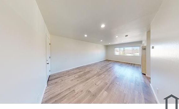 3rd image of 3516 Barrett Ave #3516