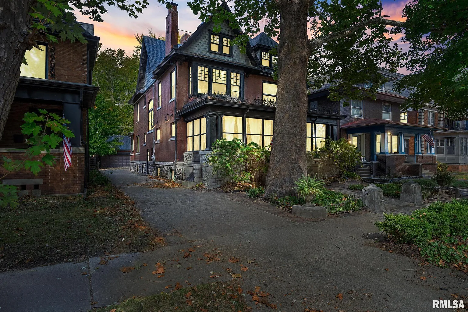 1119 W Moss Ave photo 1