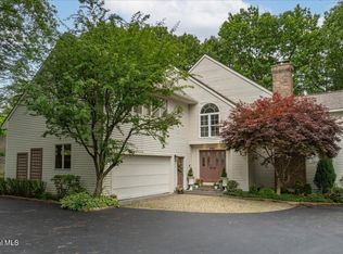 4 Spyglass Hill, Menands, NY 12204