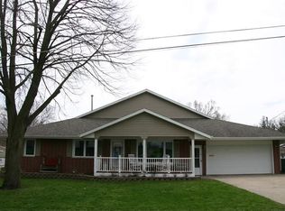 1311 S 6th Ave E, Newton, IA 50208
