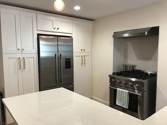 4th image of 270 5th St