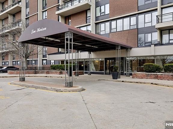 2nd image of 2 Horizon Rd APT 1428