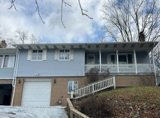 1771 Gill Hall Rd, Finleyville, PA 15332