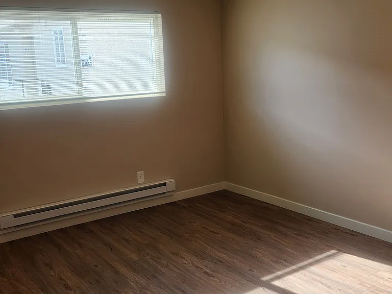 629 Glen St #3G — Photo 16