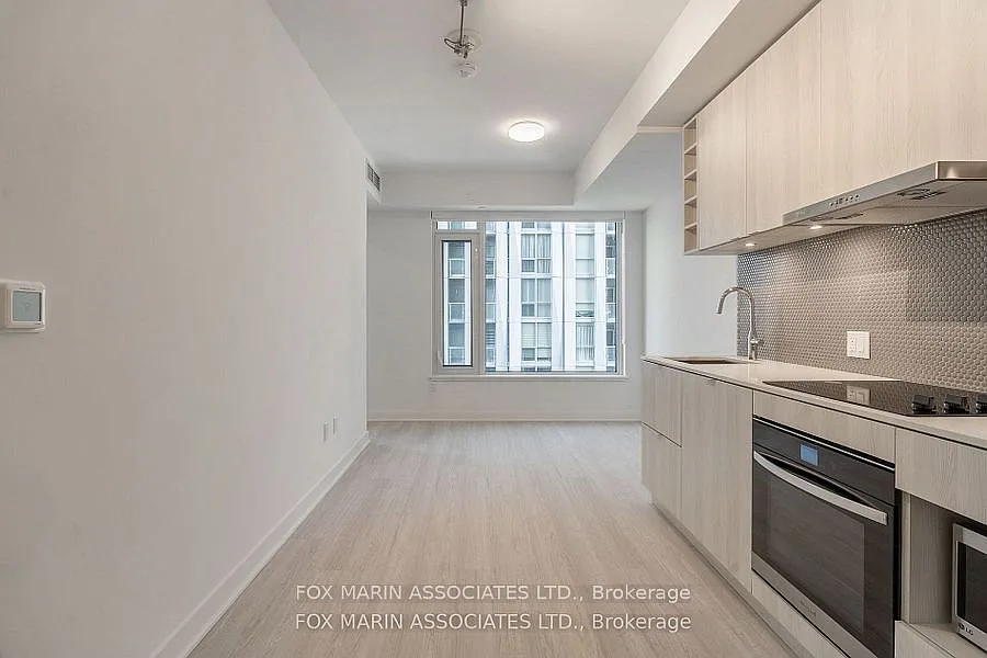 11 Yorkville Ave #506