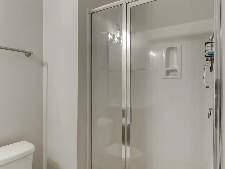 905 Lyndley Dr — Photo 32