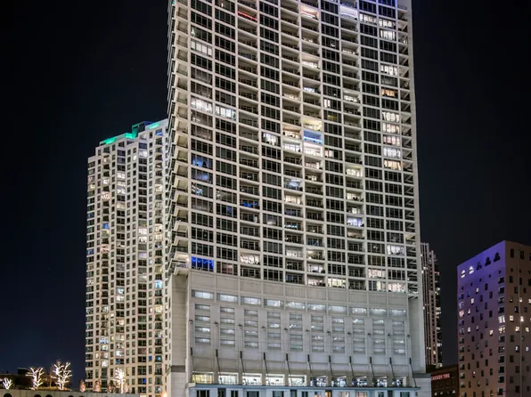 333 N Canal St APT 1703, Chicago, IL 60606