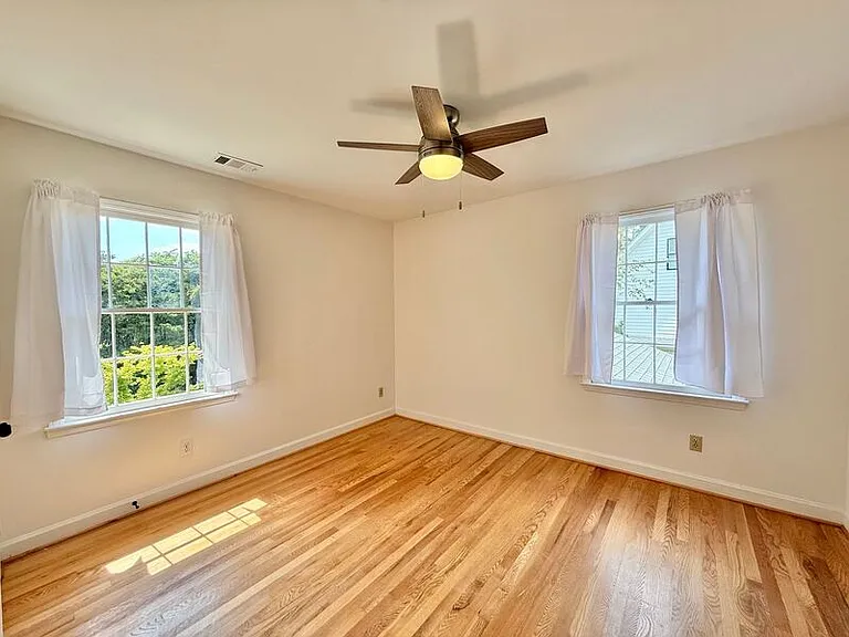 5017 Sandlewood Dr — Photo 23