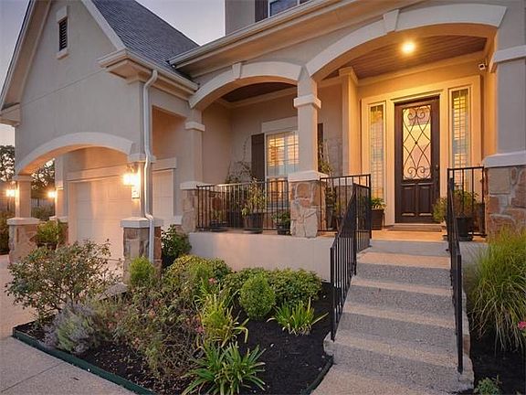 2nd image of 279 Margaret Cir