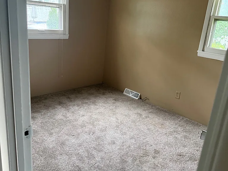 6043 49th Ave — Photo 14